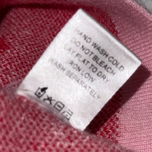 More to Come Knit Crop Top V-Neck Spaghetti Strap Crop Tank Top Small Pink Red - Picture 5 of 6